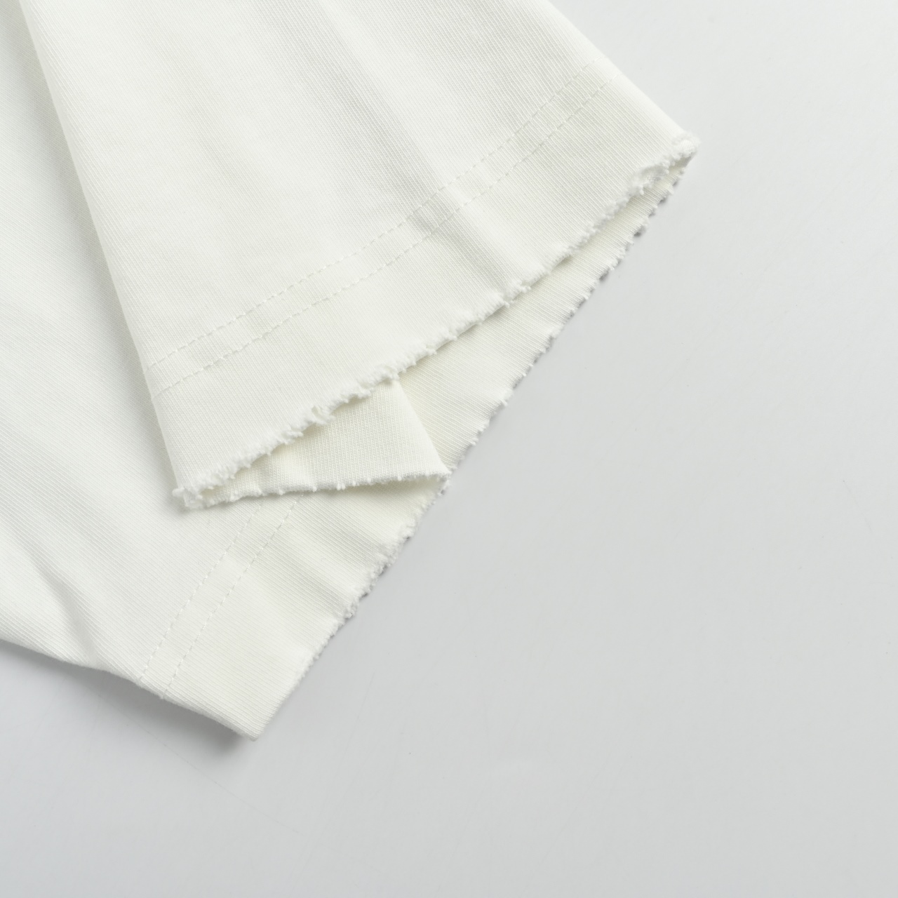 Balenciaga/巴黎世家 26ss 后背麦穗刺绣短袖-Top High Quatity Cheap Sneakers Fashion Clothing Clothes Bags handbags Shoes of all Brand wholesale With The best Quality And Beautiful Price from China Factory Chinese suppliers wholesaler seller Balenciaga/巴黎世家 26ss 后背麦穗刺绣短袖