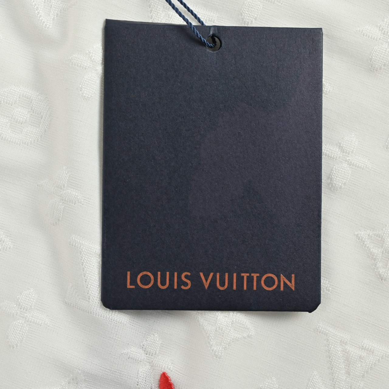 Louis Vuitton/路易威登 2026SS 满印老花三叶草点缀刺绣字LOGO 短袖T恤-Chinese UA Cheap High Quatity Brand Clothes Bags handbags Sneakers wholesale wholesaler seller from China Factory suppliers Fashion Clothing Shoes best Quality Beautiful Price Louis Vuitton/路易威登 2026SS 满印老花三叶草点缀刺绣字LOGO 短袖T恤