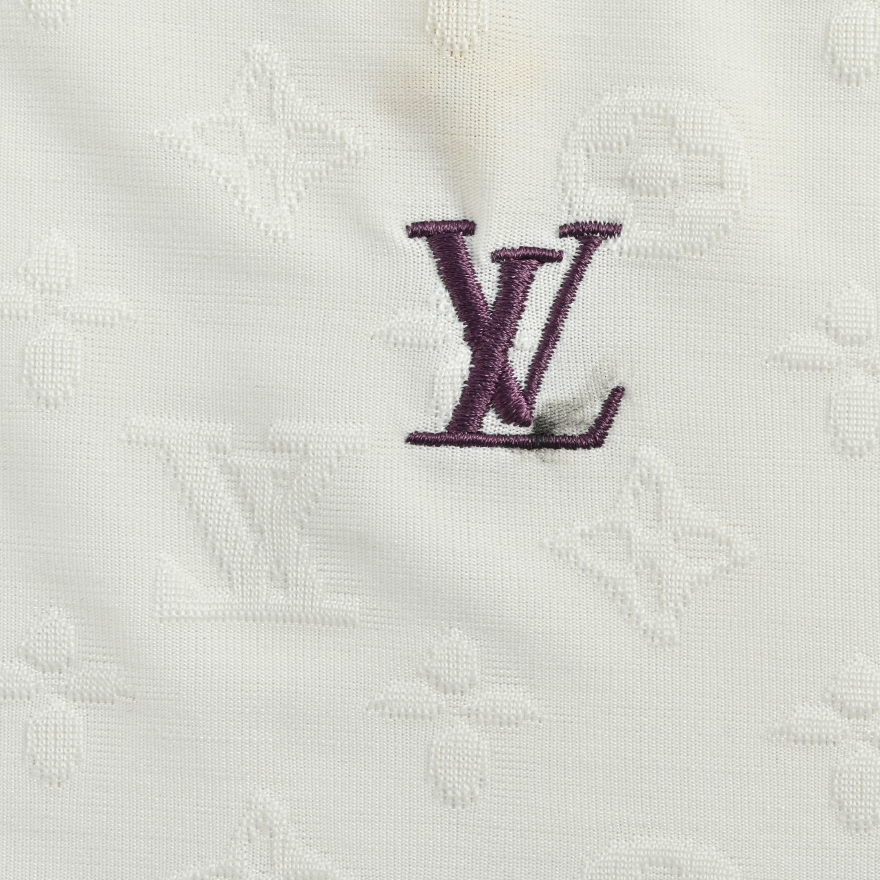 Louis Vuitton/路易威登 2026SS 满印老花三叶草点缀刺绣字LOGO 短袖T恤-Chinese UA Cheap High Quatity Brand Clothes Bags handbags Sneakers wholesale wholesaler seller from China Factory suppliers Fashion Clothing Shoes best Quality Beautiful Price Louis Vuitton/路易威登 2026SS 满印老花三叶草点缀刺绣字LOGO 短袖T恤
