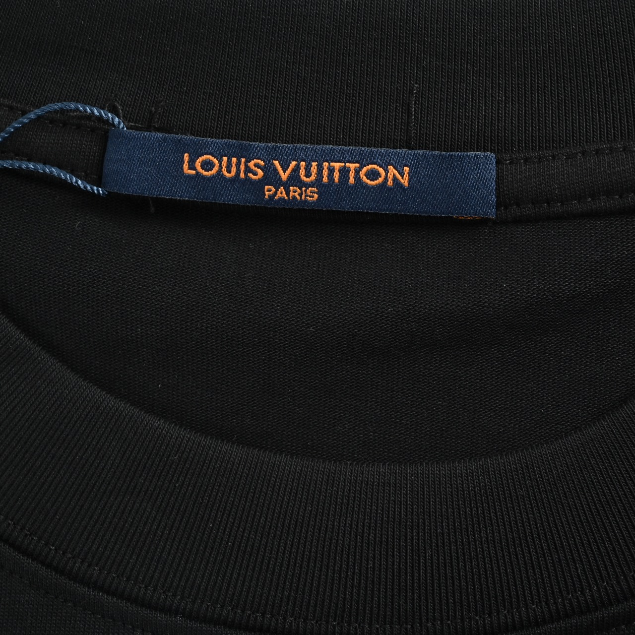 Louis Vuitton/路易威登 26ss 三花立体logo刺绣短袖 黑色 白色