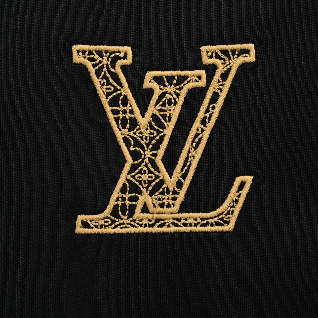 Louis Vuitton/路易威登 26ss 三花立体logo刺绣短袖 黑色 白色