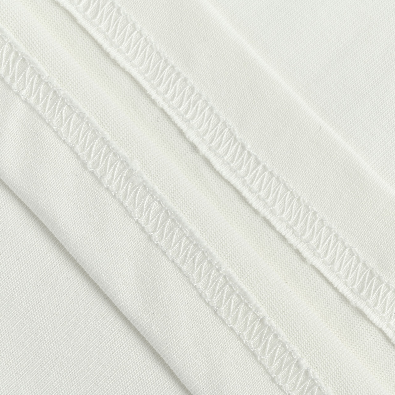We11done 杨洋明星同款上身简约字母印花短袖T恤-Chinese UA Cheap High Quatity Brand Clothes Bags handbags Sneakers wholesale wholesaler seller from China Factory suppliers Fashion Clothing Shoes best Quality Beautiful Price We11done 杨洋明星同款上身简约字母印花短袖T恤
