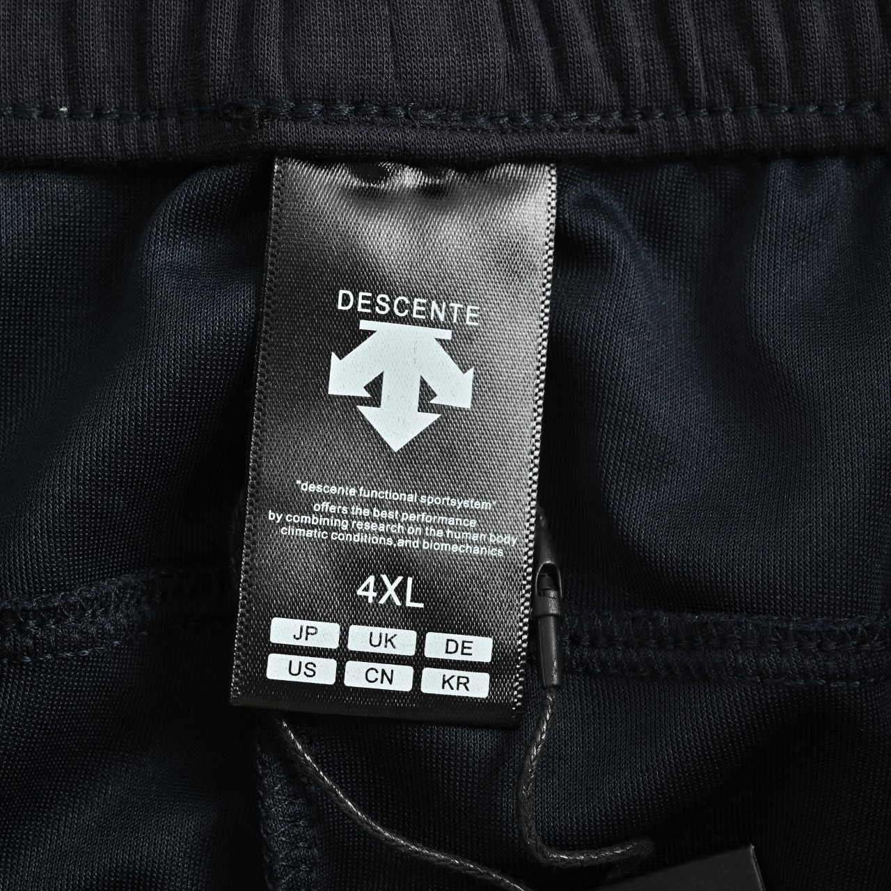 DESCENTE/迪桑特 新款夏季透气长裤 黑色 灰色-Chinese UA Cheap High Quatity Brand Clothes Bags handbags Sneakers wholesale wholesaler seller from China Factory suppliers Fashion Clothing Shoes best Quality Beautiful Price DESCENTE/迪桑特 新款夏季透气长裤 黑色 灰色