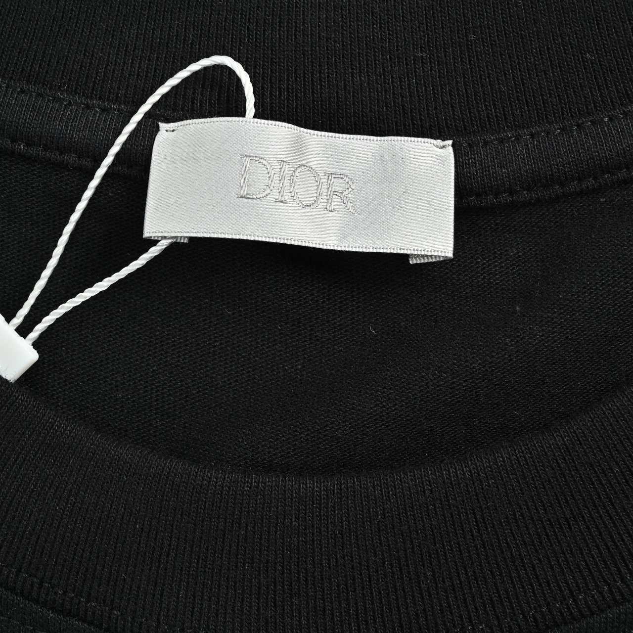 Dior 迪奥 26SS 1947刺绣字母 短袖-莆田鞋,莆田鞋货源,高仿鞋,高仿鞋货源,安福档口,莆田高仿鞋,莆田鞋批发,高仿鞋批发,莆田高仿运动鞋,高仿运动鞋,莆田运动鞋 Dior 迪奥 26SS 1947刺绣字母 短袖