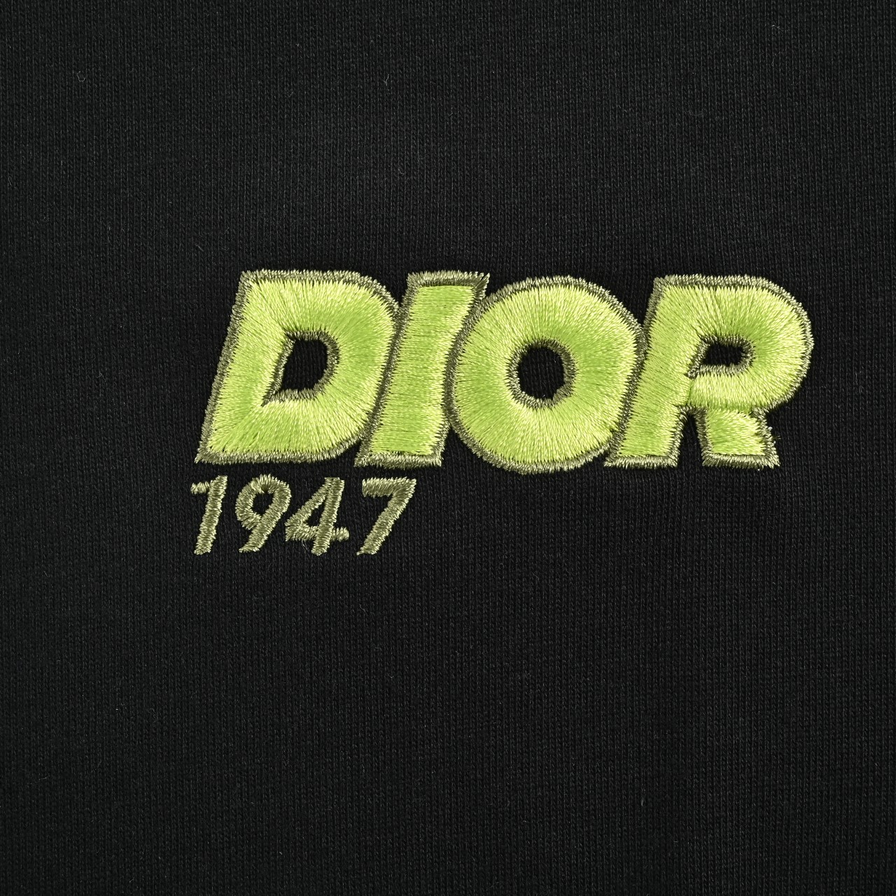 Dior 迪奥 26SS 1947刺绣字母 短袖-莆田鞋,莆田鞋货源,高仿鞋,高仿鞋货源,安福档口,莆田高仿鞋,莆田鞋批发,高仿鞋批发,莆田高仿运动鞋,高仿运动鞋,莆田运动鞋 Dior 迪奥 26SS 1947刺绣字母 短袖