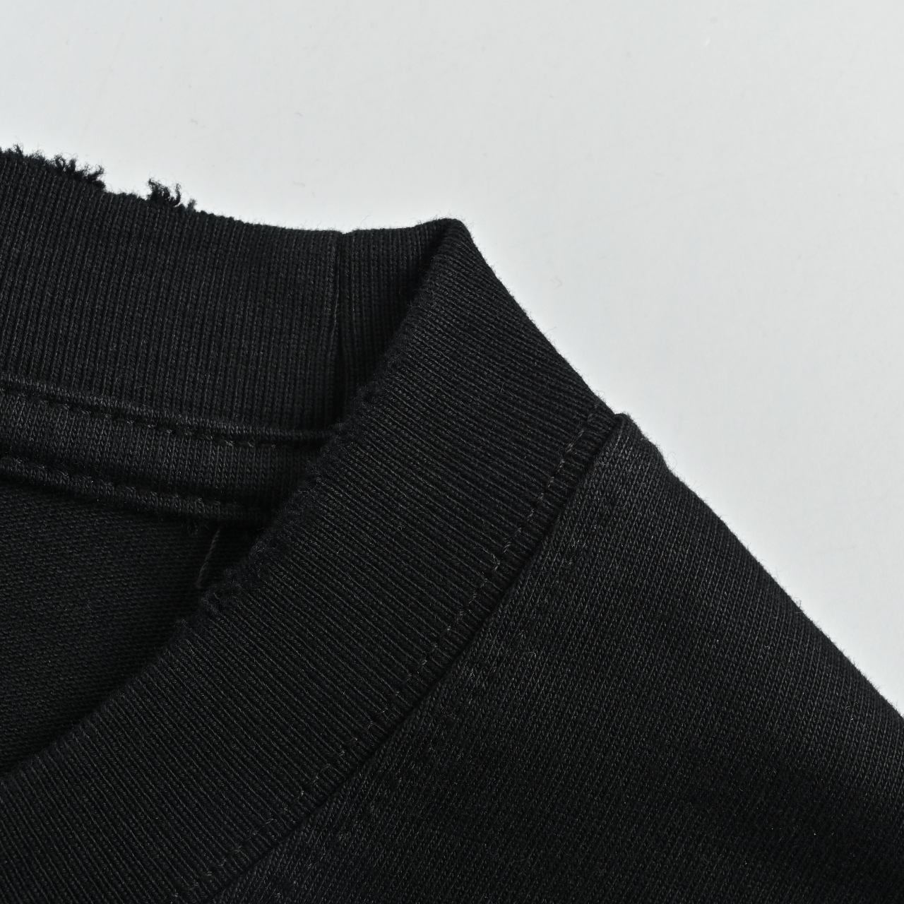 Balenciaga/巴黎世家 红蓝涂鸦门款水洗破洞短袖T恤 暗黑摇滚风