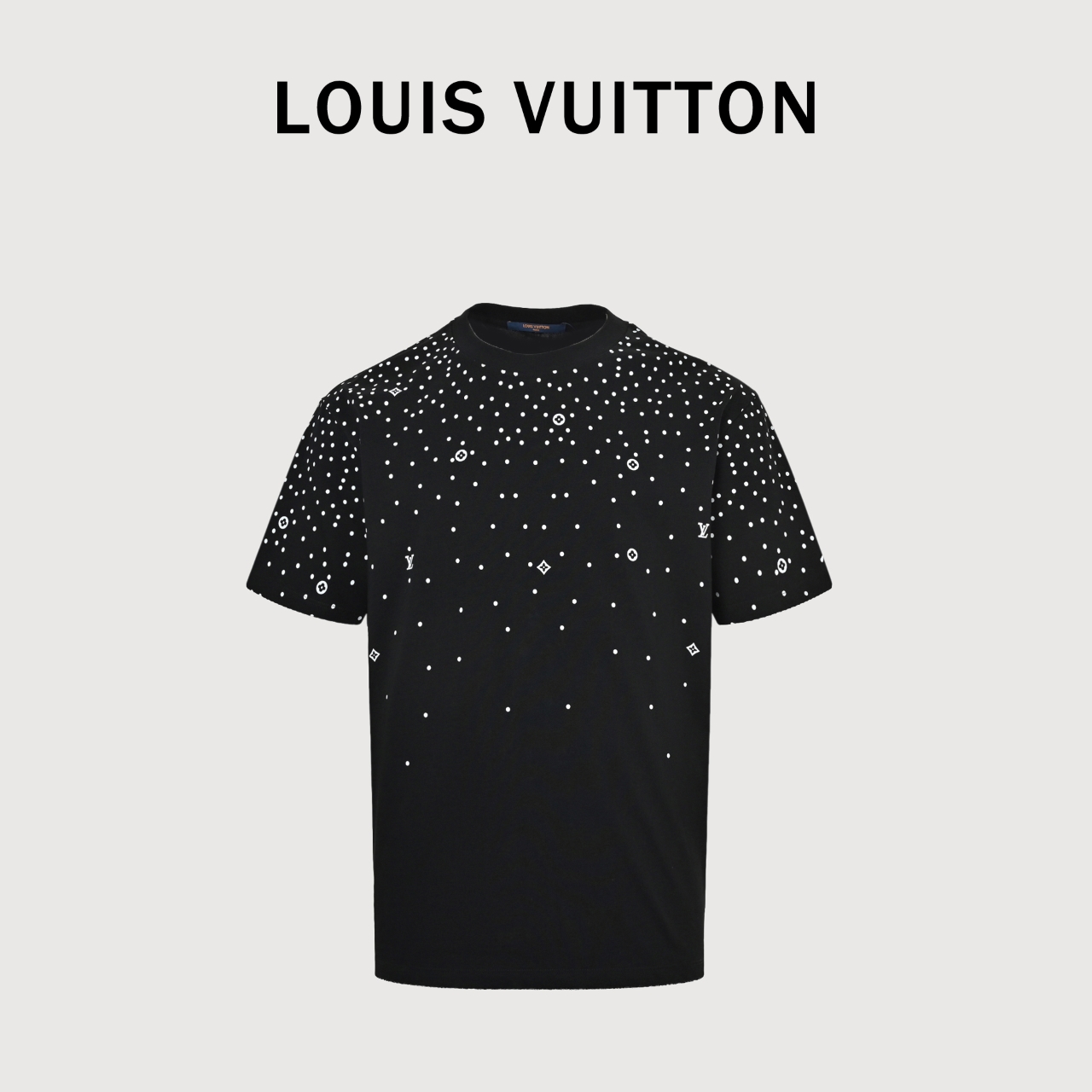  Louis Vuitton/路易威登LV 满天星印花短袖T恤 定做布料 印花辅料细节都是采用一比一复刻 采用300g棉质布料32支精双棉纱平纹 无蚀尘毛艺工处布理面 特拉种捆机器边双锁链包线缝纯棉制定面料 顶代级购版本 随卖意无惧品压质力