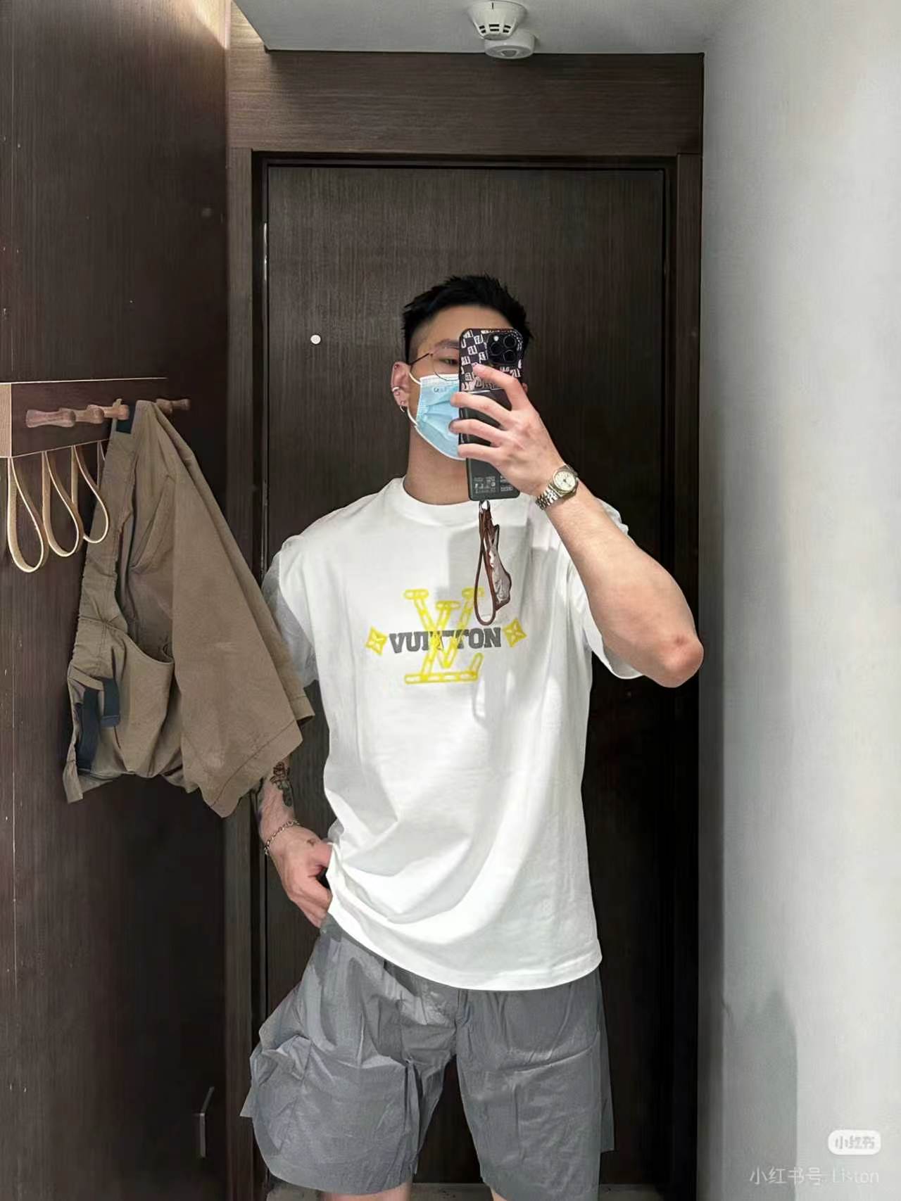 Louis Vuitton/路易威登 26ss 数码发泡四叶草字母logo短袖 上身效果#