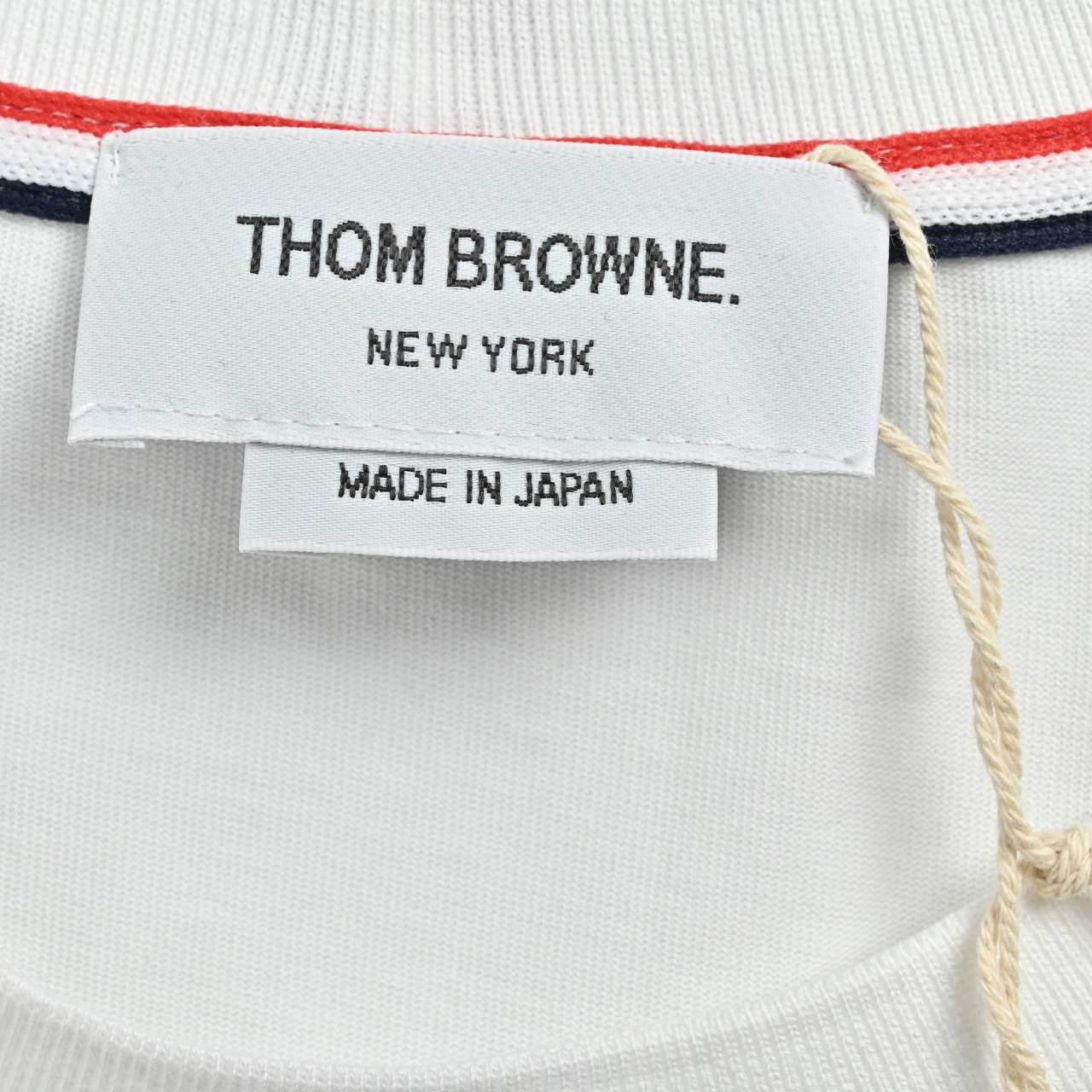 Thom Browne/汤姆布朗TB 网球小狗圆领短袖-Top High Quatity Cheap Sneakers Fashion Clothing Clothes Bags handbags Shoes of all Brand wholesale With The best Quality And Beautiful Price from China Factory Chinese suppliers wholesaler seller Thom Browne/汤姆布朗TB 网球小狗圆领短袖