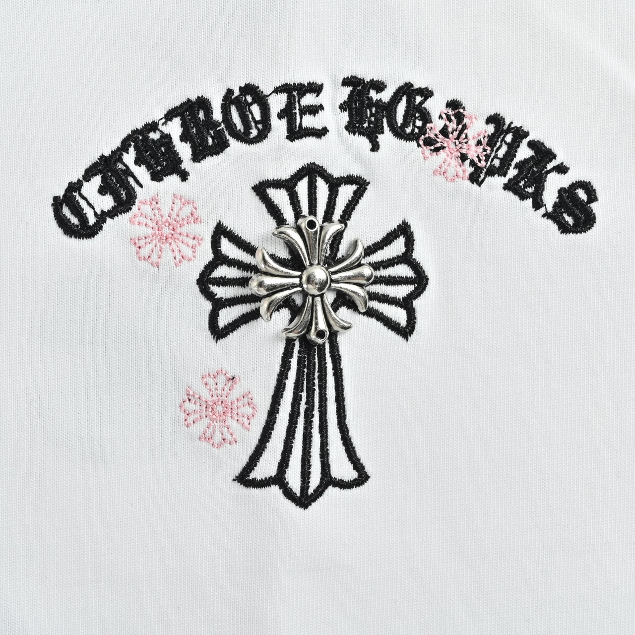 Chrome Hearts/克罗心 梵文十字架 刺绣短袖 黑色 白色-莆田鞋,莆田鞋货源,高仿鞋,高仿鞋货源,安福档口,莆田高仿鞋,莆田鞋批发,高仿鞋批发,莆田高仿运动鞋,高仿运动鞋,莆田运动鞋 Chrome Hearts/克罗心 梵文十字架 刺绣短袖 黑色 白色