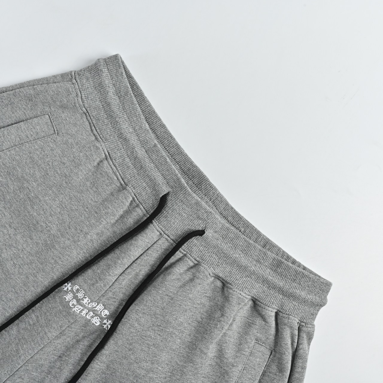 Chrome Hearts/克罗心 26ss 红色嘴巴贴布刺绣短裤-Top High Quatity Cheap Sneakers Fashion Clothing Clothes Bags handbags Shoes of all Brand wholesale With The best Quality And Beautiful Price from China Factory Chinese suppliers wholesaler seller Chrome Hearts/克罗心 26ss 红色嘴巴贴布刺绣短裤