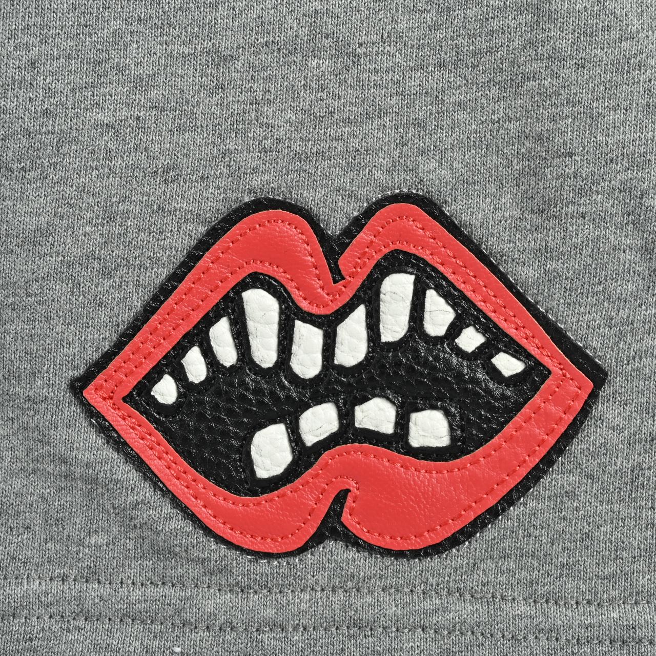 Chrome Hearts/克罗心 26ss 红色嘴巴贴布刺绣短裤-Top High Quatity Cheap Sneakers Fashion Clothing Clothes Bags handbags Shoes of all Brand wholesale With The best Quality And Beautiful Price from China Factory Chinese suppliers wholesaler seller Chrome Hearts/克罗心 26ss 红色嘴巴贴布刺绣短裤