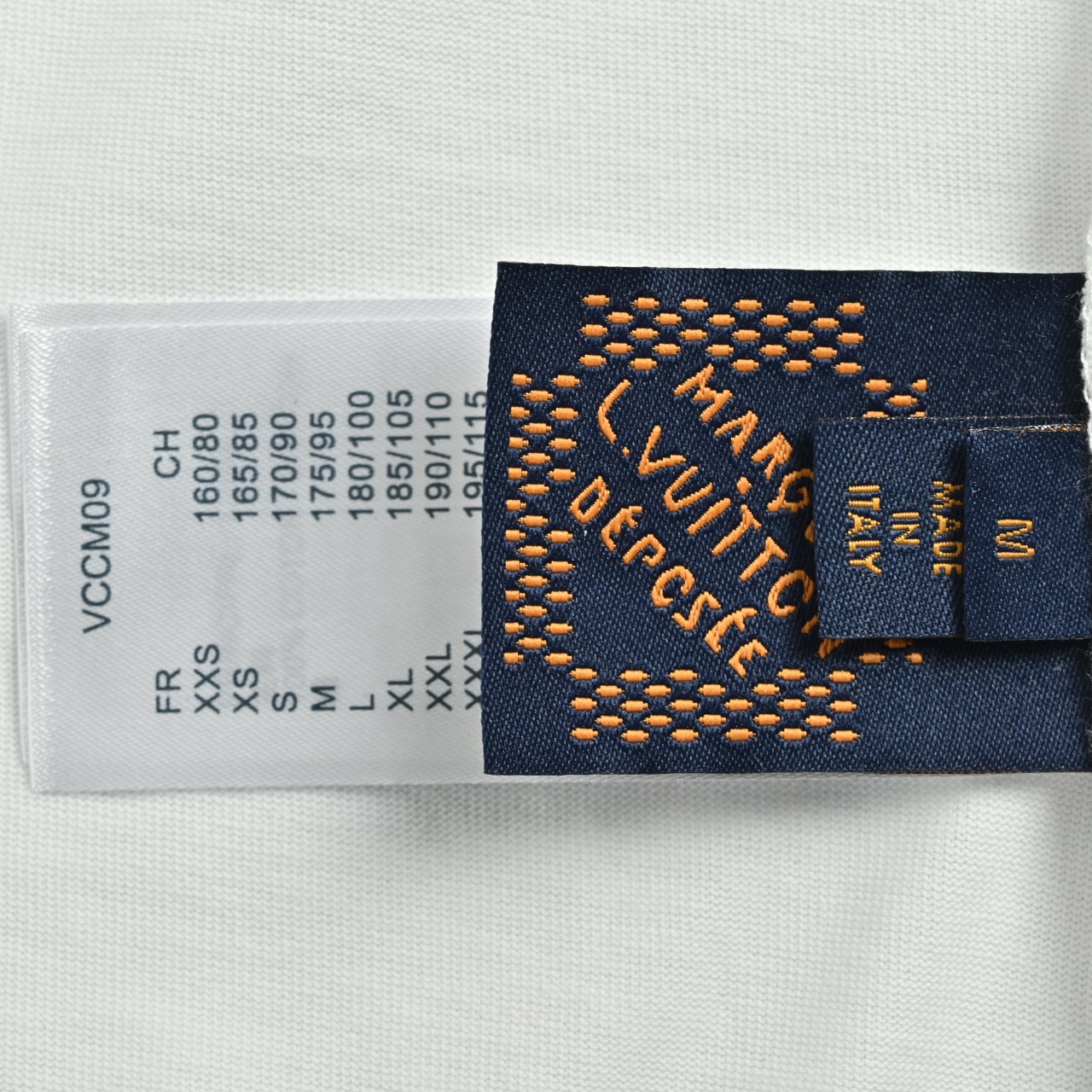 Louis vuitton路易威登 LV渐变刺绣倒写短袖T恤 黑色 白色-Top High Quatity Cheap Sneakers Fashion Clothing Clothes Bags handbags Shoes of all Brand wholesale With The best Quality And Beautiful Price from China Factory Chinese suppliers wholesaler seller Louis vuitton路易威登 LV渐变刺绣倒写短袖T恤 黑色 白色