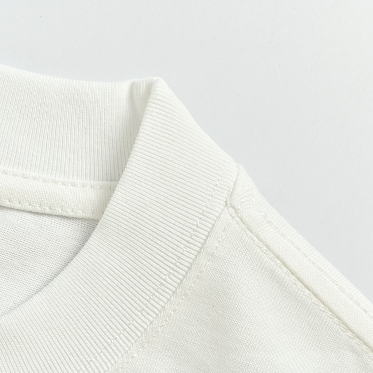 WE11DONE 23SS夏季新款爱心字母硅胶立体印花T恤 白色-Top High Quatity Cheap Sneakers Fashion Clothing Clothes Bags handbags Shoes of all Brand wholesale With The best Quality And Beautiful Price from China Factory Chinese suppliers wholesaler seller WE11DONE 23SS夏季新款爱心字母硅胶立体印花T恤 白色