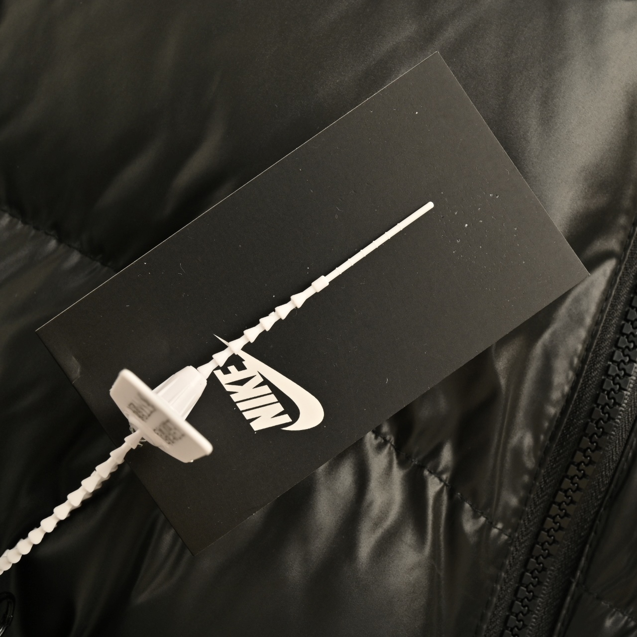Nike / 耐克 经典硅胶小钩Sportswear Down—Fill Windrunner 立领飞行夹克羽绒棉服棉衣 黑色 军绿色