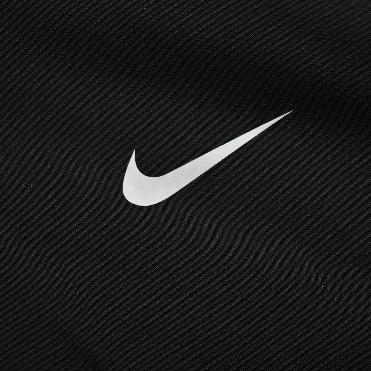 本地自取💰320
NIKE耐克 小标羽绒棉服
男女情侣款非常火爆!柜子同款!还原客供面料!高逼格!nike耐克冬季男女同款情侣款保暖个性棒球领飞行青年立领短款休闲大众简约风!定制拉链 定制螺纹!小红书 抖音爆款众明星纷纷上身!采用原厂客供防风面料,选用新疆棉绒和高端羽绒棉夹层内里,亲肤柔软 保暖效果更佳!胸前标志性彰显品牌特征,落肩袖设计 宽松有型,尽显时尚感,工艺复杂,细节完美,,男女同款,百搭神器,绝对炸街!冬季保暖必备之一!完美品质!整箱援货!颜值相当高 做工超精致
颜色:黑色 卡其
尺码:s m l xl