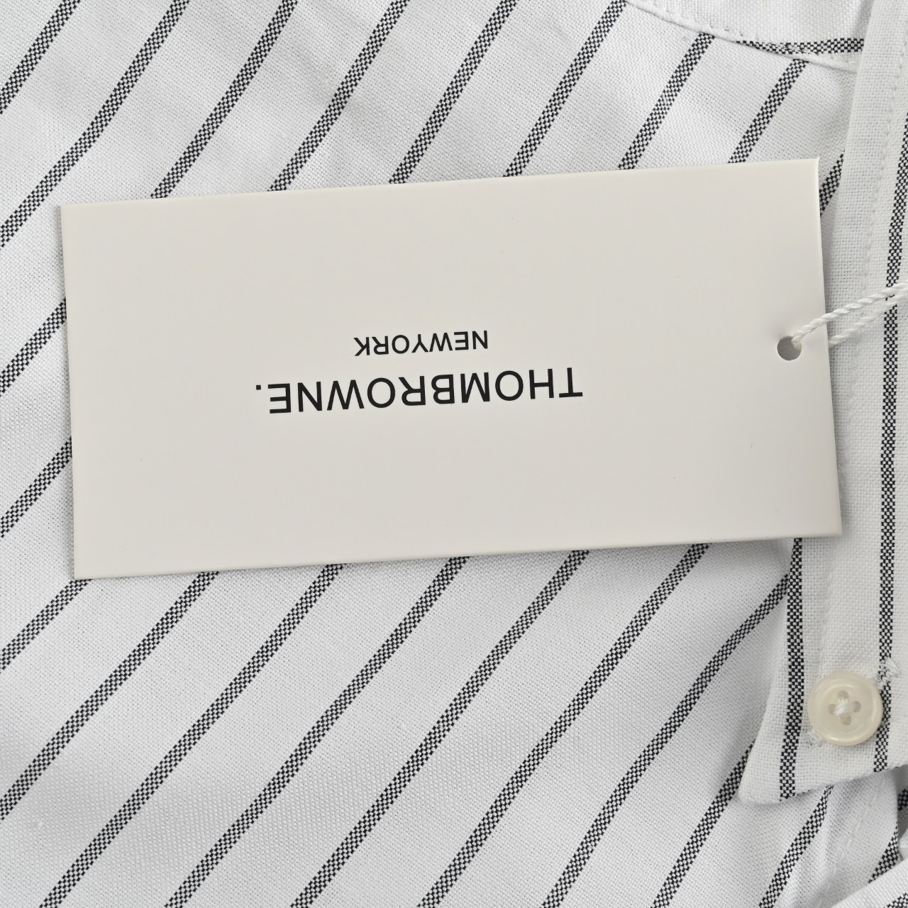 THOM BROWNE/汤姆布朗TB 纯棉竖条纹双织带长袖衬衫-Chinese UA Cheap High Quatity Brand Clothes Bags handbags Sneakers wholesale wholesaler seller from China Factory suppliers Fashion Clothing Shoes best Quality Beautiful Price THOM BROWNE/汤姆布朗TB 纯棉竖条纹双织带长袖衬衫