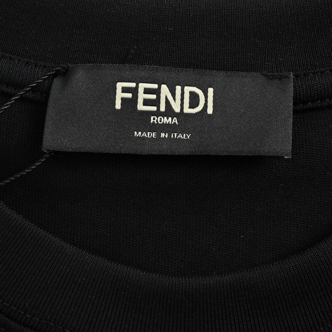 Fendi 芬迪 FD 彩色刺绣ff字母图案 短袖T恤 黑色 白色