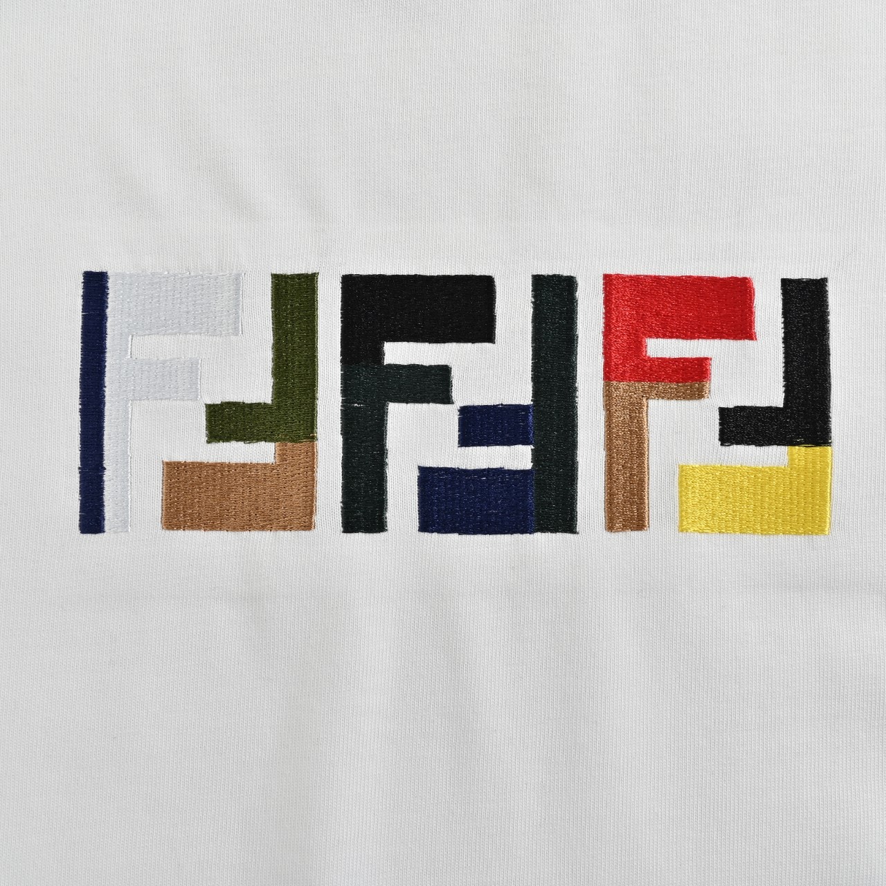 Fendi 芬迪 FD 彩色刺绣ff字母图案 短袖T恤