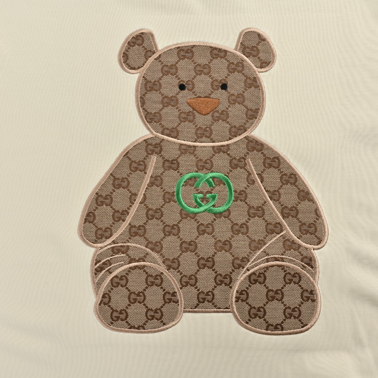 Gucci 古驰 25SS 胸前刺绣小熊 短袖T恤 榻榻米绣花工艺针数密度饱满