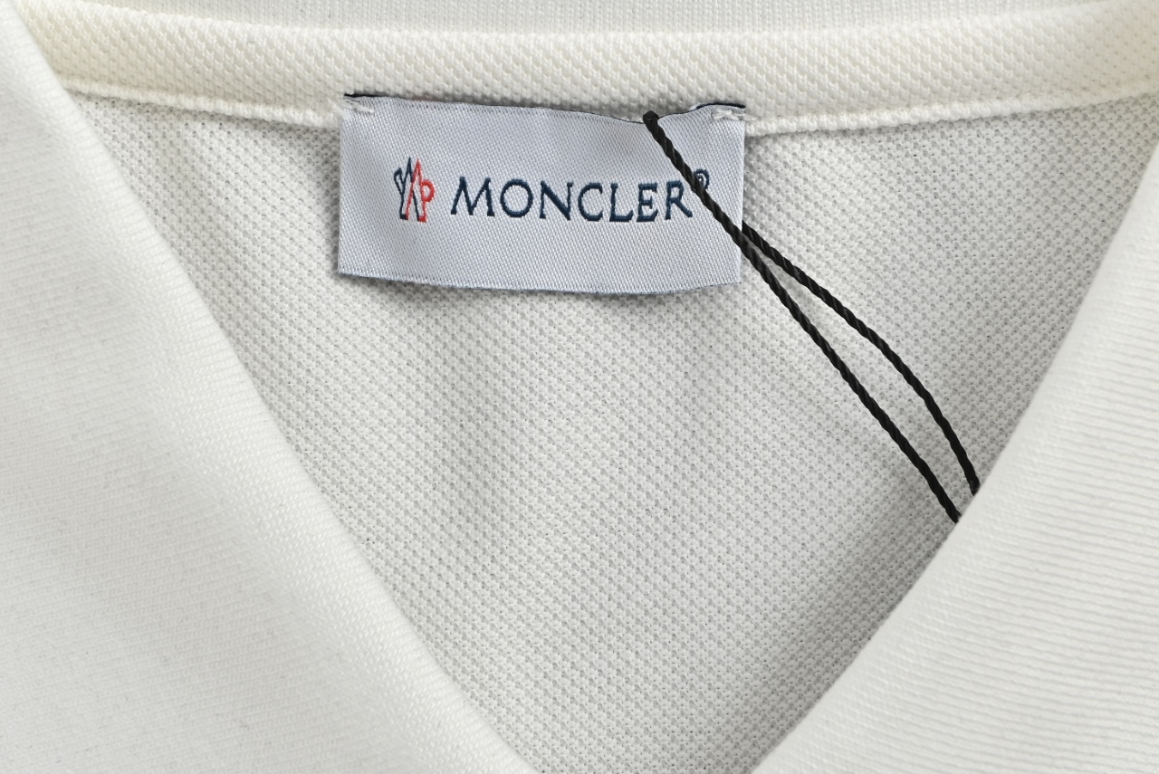 Moncler/蒙口 经典徽章刺绣Polo短袖