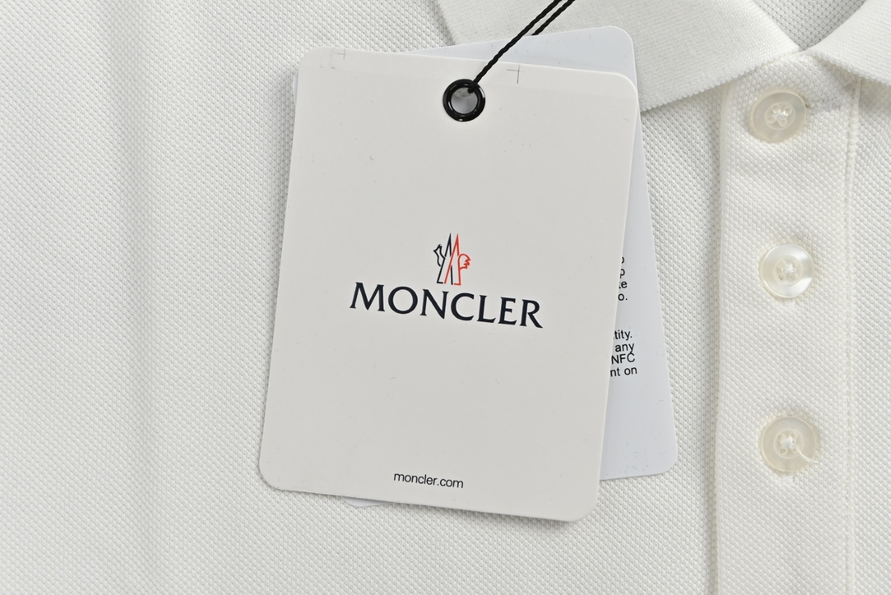 Moncler/蒙口 经典徽章刺绣Polo短袖