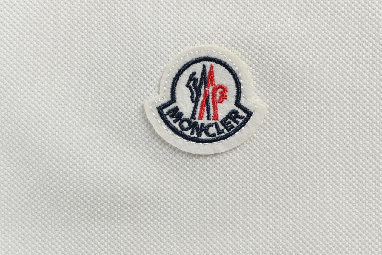 Moncler/蒙口 经典徽章刺绣Polo短袖