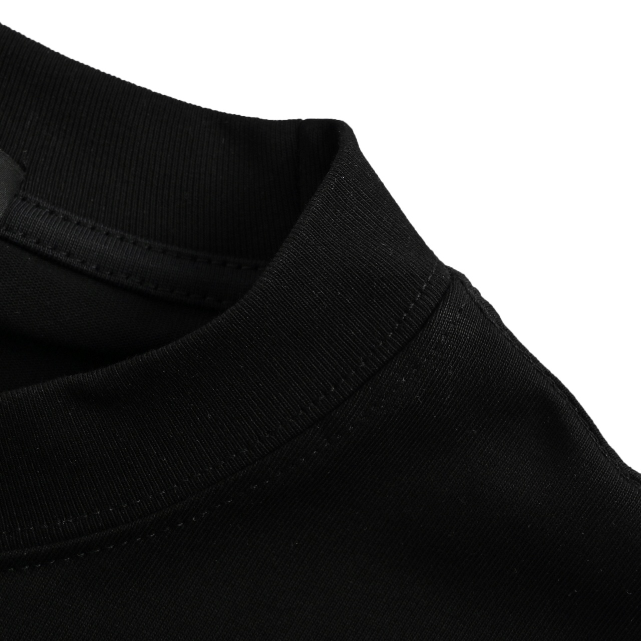 WE11DONE 25SS新款字母LOGO破损龟裂印花短袖T-High Quatity Cheap Brand wholesale wholesaler seller Clothes Bags handbags Sneakers Top Fashion Clothing Shoes from China Factory Chinese suppliers best Quality Beautiful Price WE11DONE 25SS新款字母LOGO破损龟裂印花短袖T