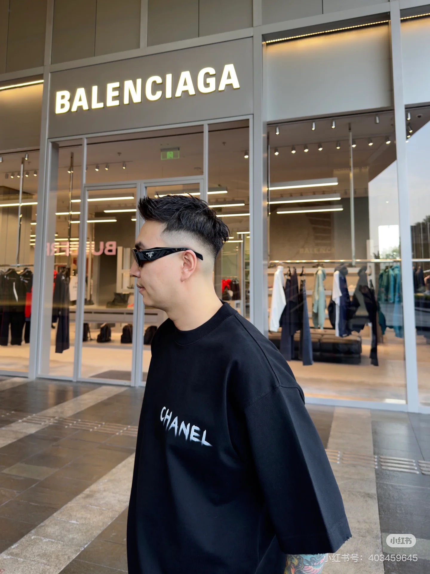 Chanel/香奈儿 手绘花 印花短袖T恤
上身效果#