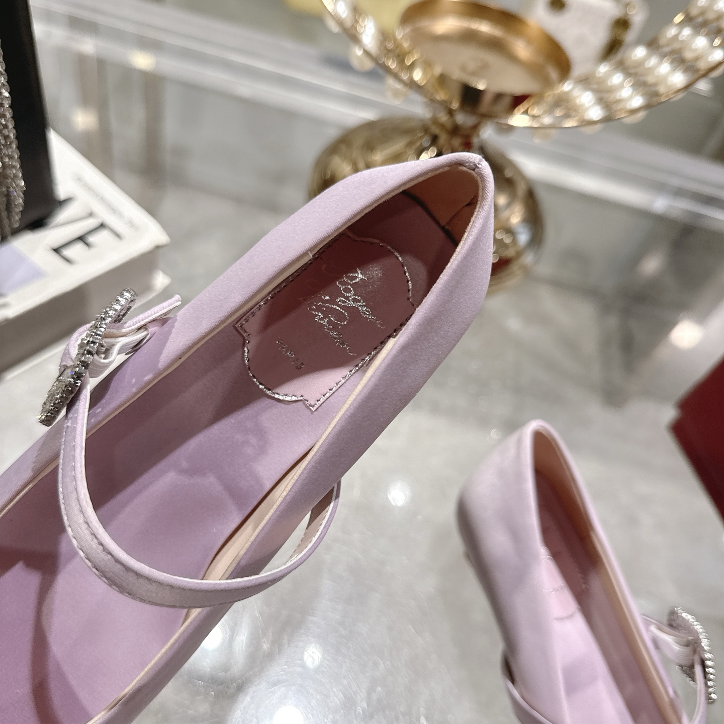 French-made RV 25ss Mary Jane shoes with elegant design, silk material, sheepskin lining, and original gold details. - 图片 8
