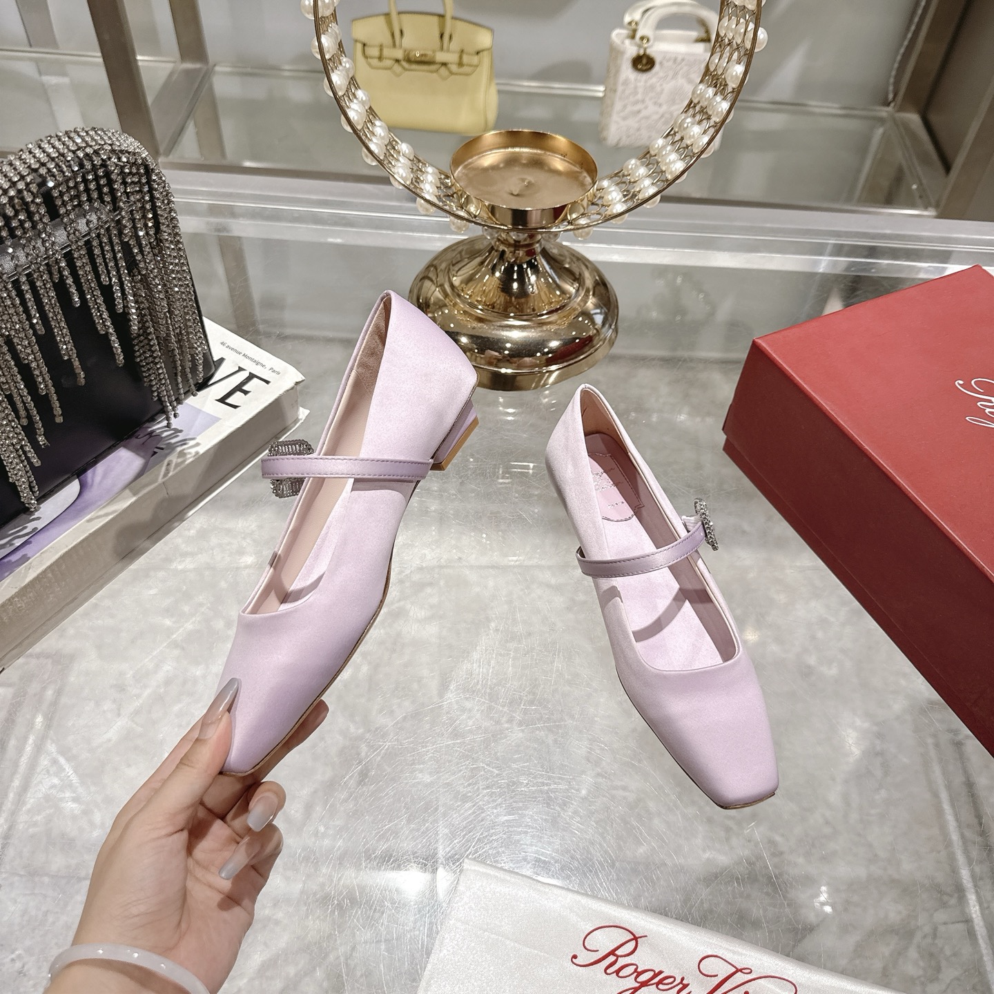 French-made RV 25ss Mary Jane shoes with elegant design, silk material, sheepskin lining, and original gold details. - 图片 4