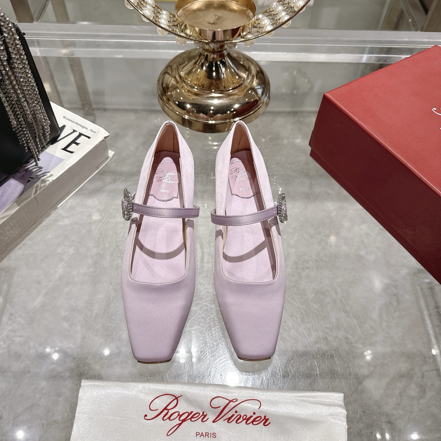 French-made RV 25ss Mary Jane shoes with elegant design, silk material, sheepskin lining, and original gold details.