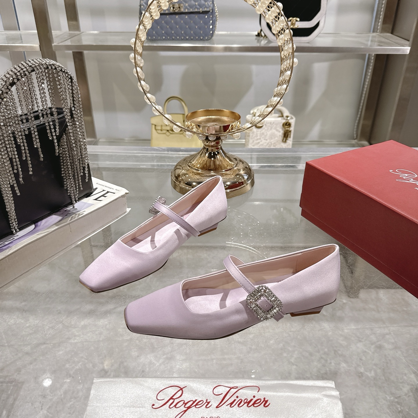 French-made RV 25ss Mary Jane shoes with elegant design, silk material, sheepskin lining, and original gold details. - 图片 3