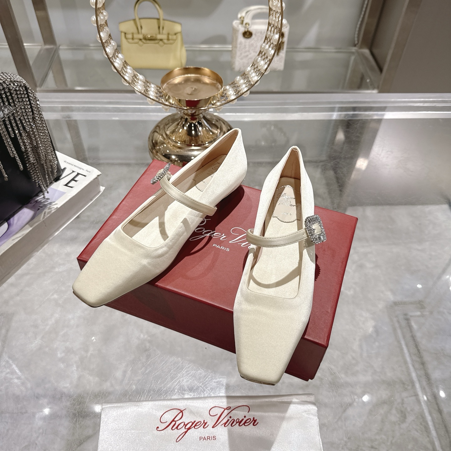 French Retrospect: Roger Vivier RV 25ss Mary Jane Ballerina Shoes with Original Silk and Gold Details - 图片 6