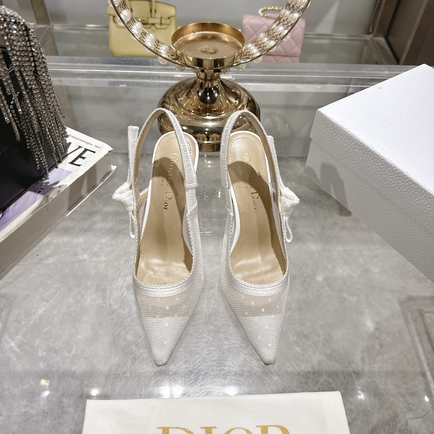 NO:469201,Dior 2025 Spring and Summer Show new bling...bling...Crystal Shoes Capture series high heel women's shoes Celebrity's same rhinestone sandals Top high-end version Exclusively available Material: Original customization special materials + water-dyed sheepskin footbed + original mold opening hardware buckle + Italian genuine leather outsole Heel height: flat sole 4.5cm 8.5cm size34-41 (40.41) Customized, sandals, dior, dior, sandals, sheepskin, Leather soles19860909Dior 迪奥 2025春夏走秀新款bling...bling...水晶鞋 Capture系列高跟女鞋 明星同款水钻凉鞋 市面顶级高端版本 独家发售 材质:原版定制特殊材料+水染羊皮垫脚+原版开模五金扣+意大利真皮大底 跟高:平底 4.5cm 8.5cm size34-41 (40 .41)定做,凉鞋,dior,dior,sandals,sheepskin,Leather soles,Women's Shoes