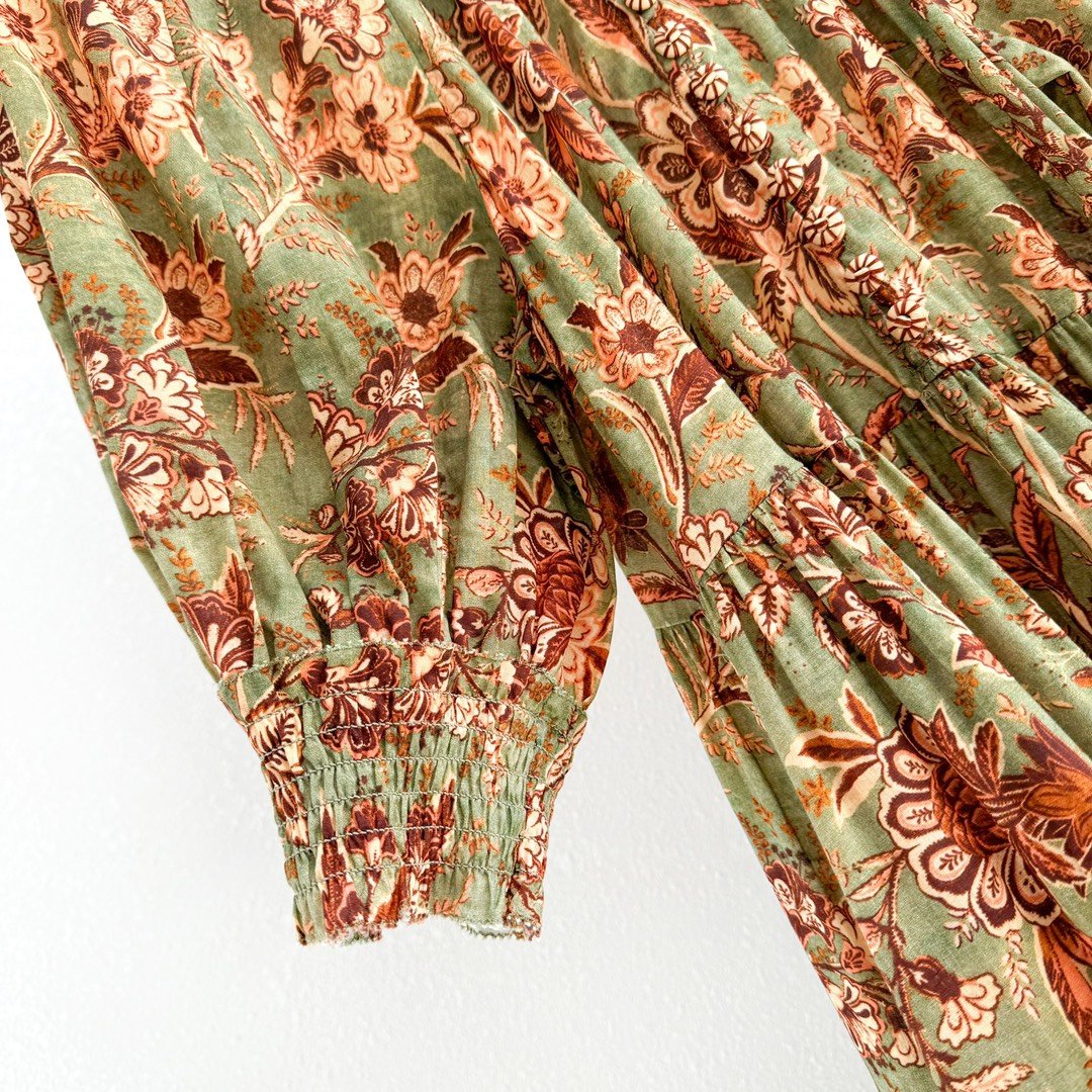Zimmermann这款“JunieSwing”连衣裙配色古典廓形优雅它以柔软的苎麻巴里纱悉心制成带有隐