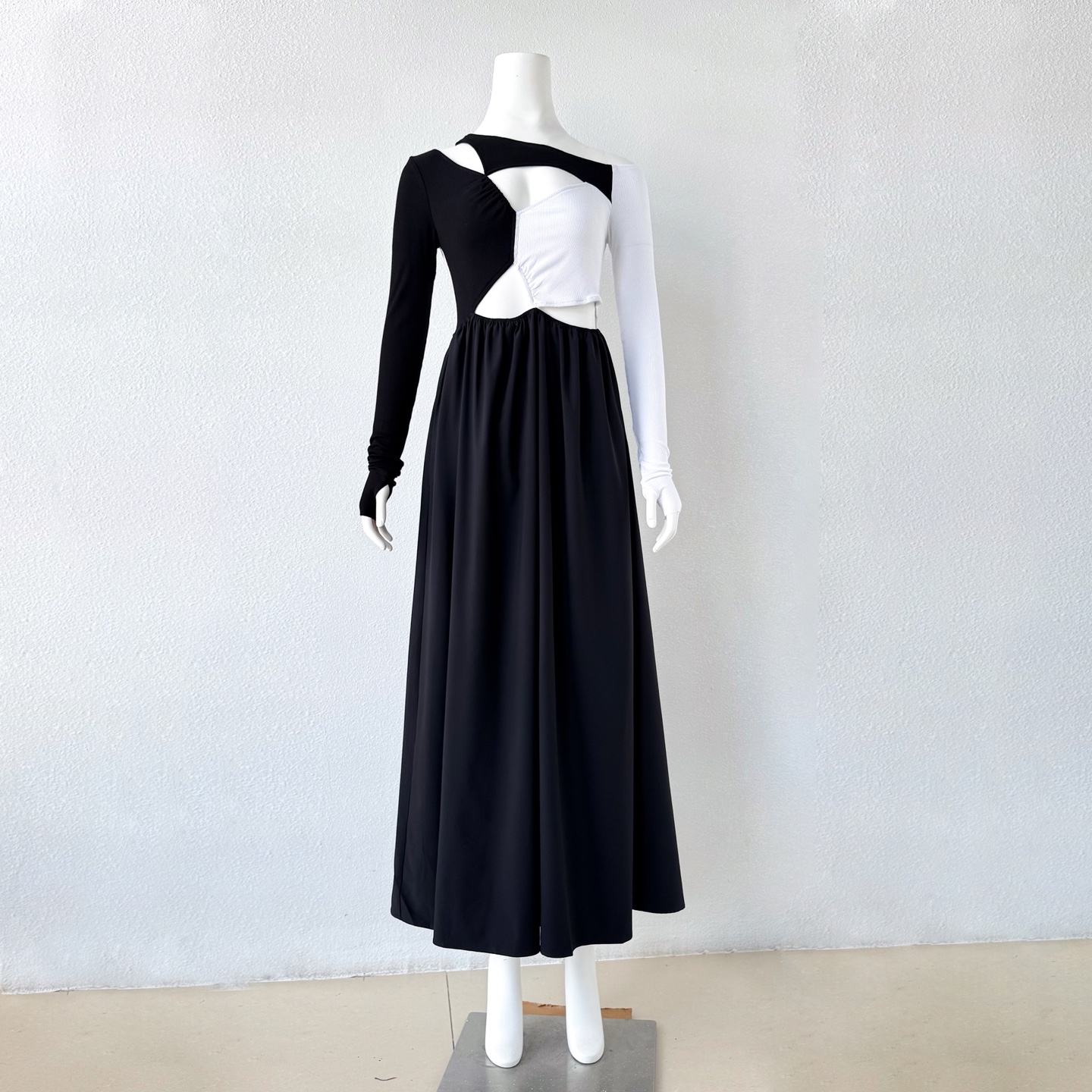 Zimmerman ￼ #2212
MAIN1: 100%Cotton
MAIN2:100%polyester
36/38/40/42...