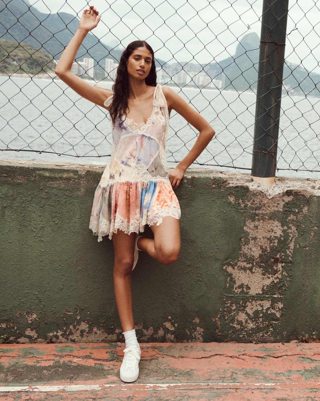 Zimmerman s blurs are like twilight clouds torn into misty hues