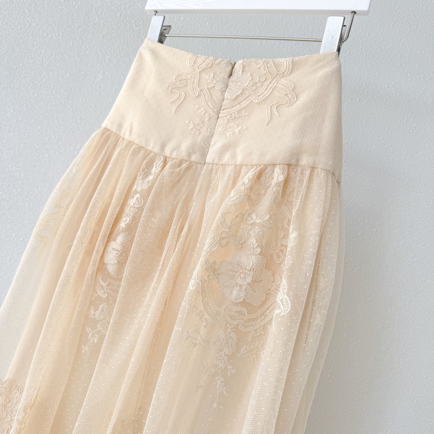 Elegant Lace Maxi Skirt - Vintage Inspired, Timeless Style for Women 7 i1760433969457 5946 0 4