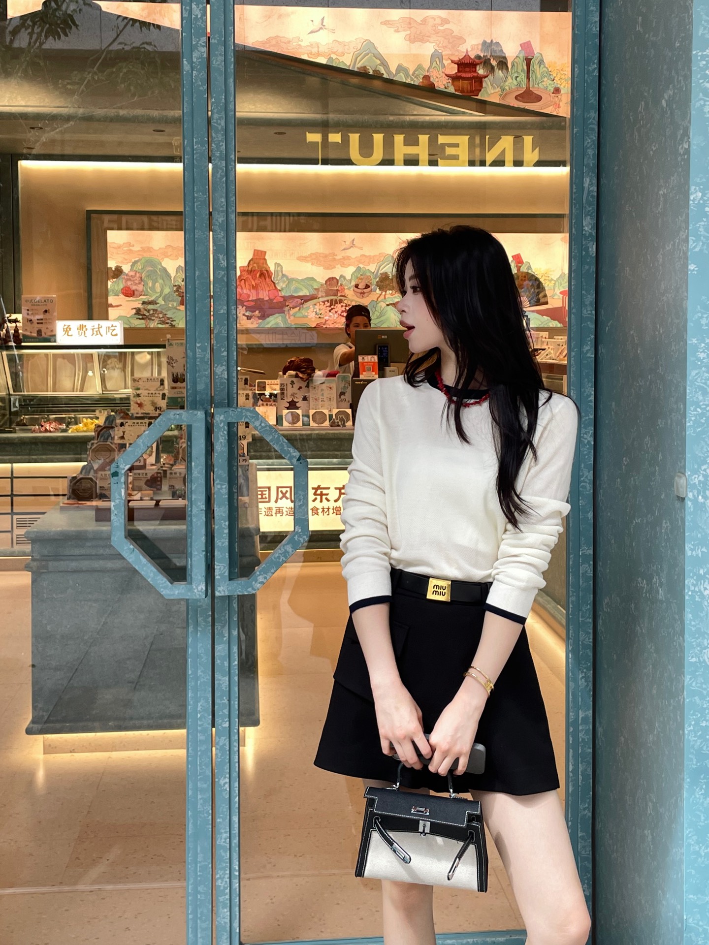 “Autumn 2025 Miu Miu Female Suit Collection: High-End Quality, Sensory Shorts, High Waists, Various Colors” - 图片 5