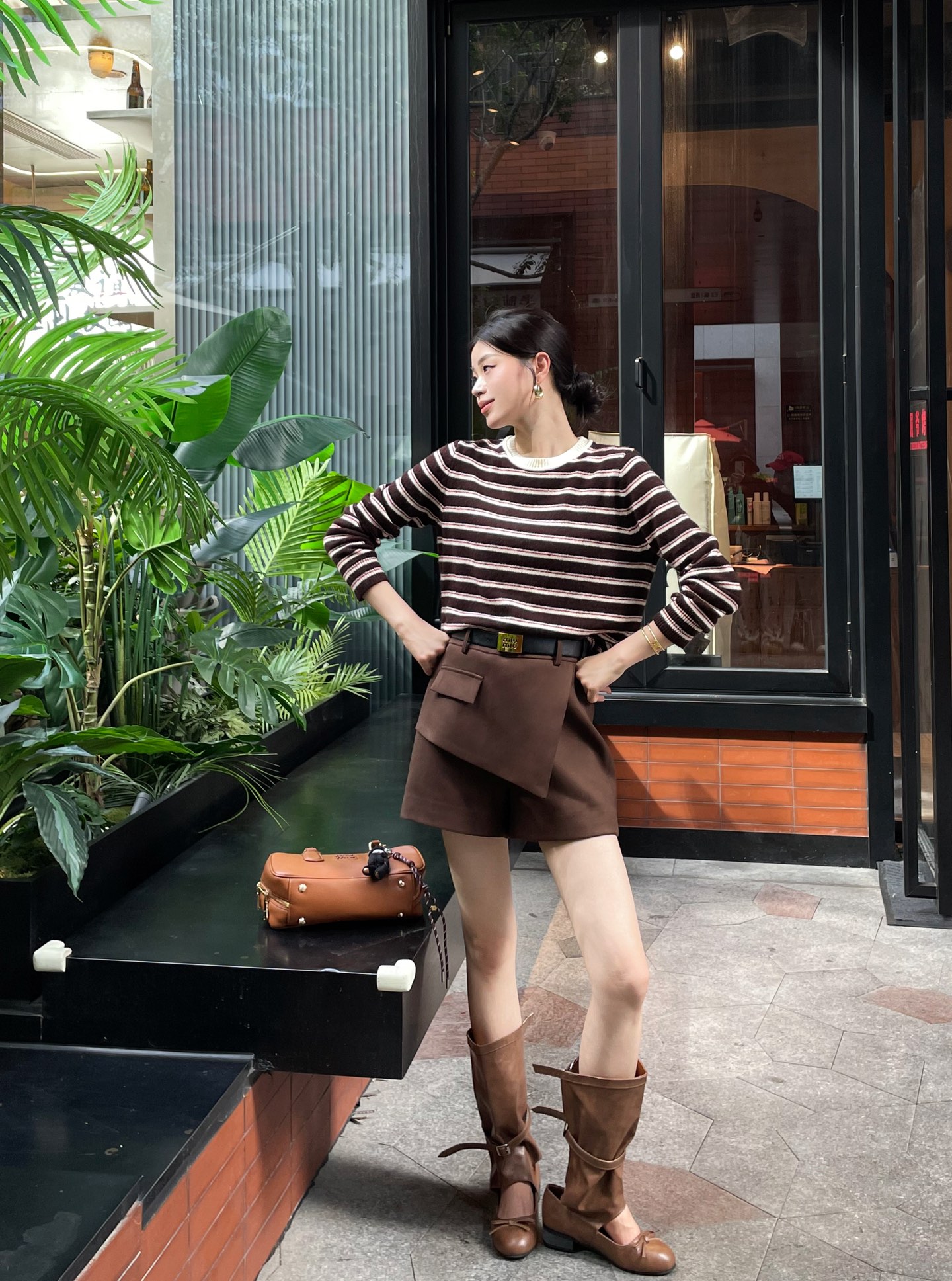 “High-End Quality Female Suits for Autumn 2025 by Miu Miu: Sensory Shorts with High Waists in Black, Gray, Curry” - 图片 1