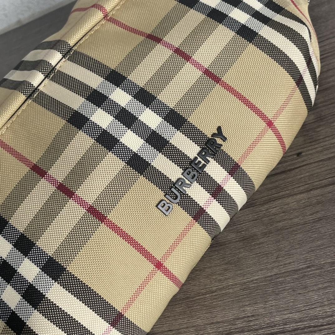 [Burberry Women