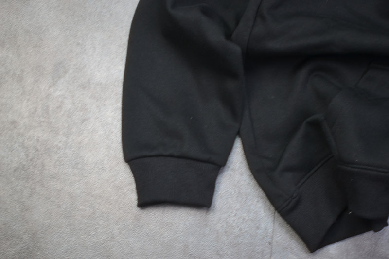 🛒购物价： 上新💰160
【款号N1619】
《品名：KAILAS/凯乐石》 2025冬季男装加厚水貂绒加厚保暖卫衣经典字母小太阳logo印花休闲情侣运动连帽卫衣小红书爆款，面料高品质，网红明星同款，采用客供定制纯棉复合绒加厚保暖面料，品牌字母Logo标志彰显品牌特征，简单款式更易搭配，时尚潮流，，时尚休闲百搭款，品质绝对保证，男女同款！
颜色 ：黑色  白色 灰色  藏青色。运动时尚首选！
工艺：
尺码： M-3XL

版型：偏小一码
尺码表：
体重为推荐具体以尺码表为准

立即抢购👉
M肩宽51胸围110衣长65袖长51  90-115斤左右
L肩宽53胸围114衣长67袖长52  120-130斤
xl肩宽55胸围118衣长69袖长53  135-145斤左右
2xl肩宽57胸围122衣长71袖长54  150-160斤左右
3xl肩宽59胸围126衣长73袖长55 165-180斤内