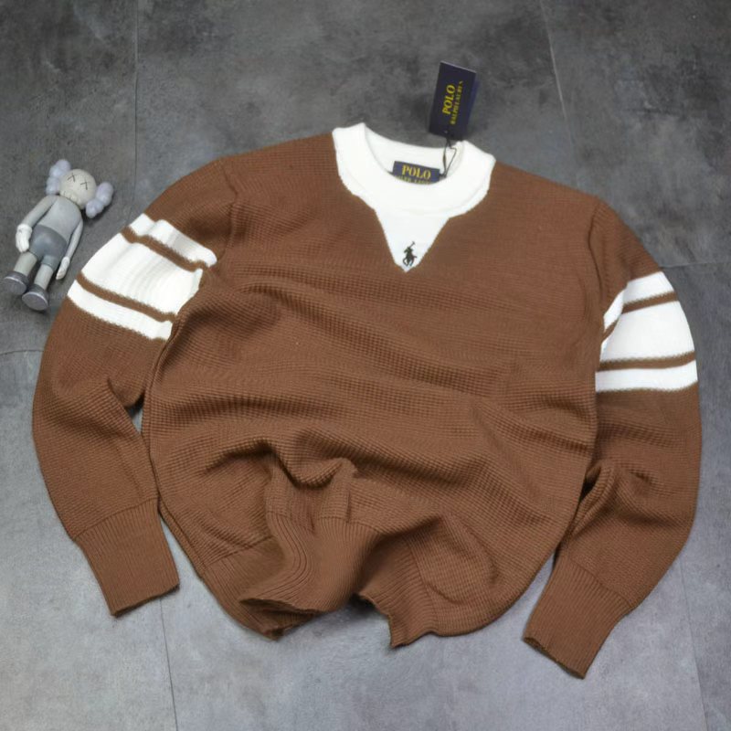 💰105
POLO/拉夫劳伦25年冬季新款拼色领刺绣战马经典毛衣袖杠条。此设计兼顾风度与温度：套头舒适针织衫更能灵活调节下摆围度，拼色领. 电脑提花杠条 舒适，简单操作，即刻变换穿搭形态，满足多种场合与个性化需求，让每一处细节都经得起推敲。
颜色：藏青色 白色 卡其色 黑色
尺码：M-3xl
M肩宽45胸围100衣长67袖长59 100-115斤
L肩宽47胸围104衣长69袖长60  120-130斤
xl肩宽49胸围108衣长71袖长61  135-145斤
2xl肩宽51胸围112衣长73袖长62  150-160斤
3xl肩宽53胸围116衣长74袖长63  165-180斤