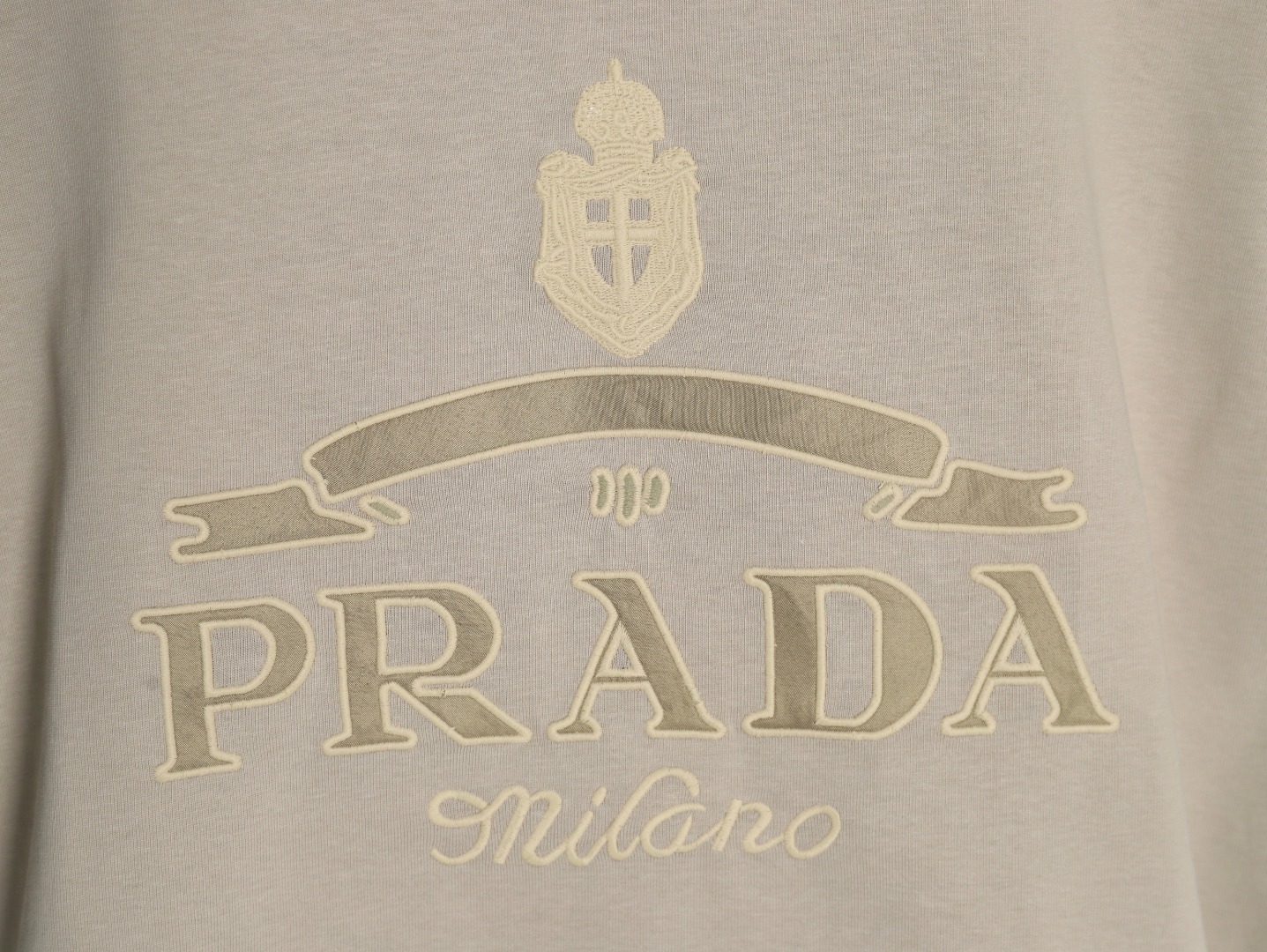 Prada 普拉达 皇冠字母 短袖T恤