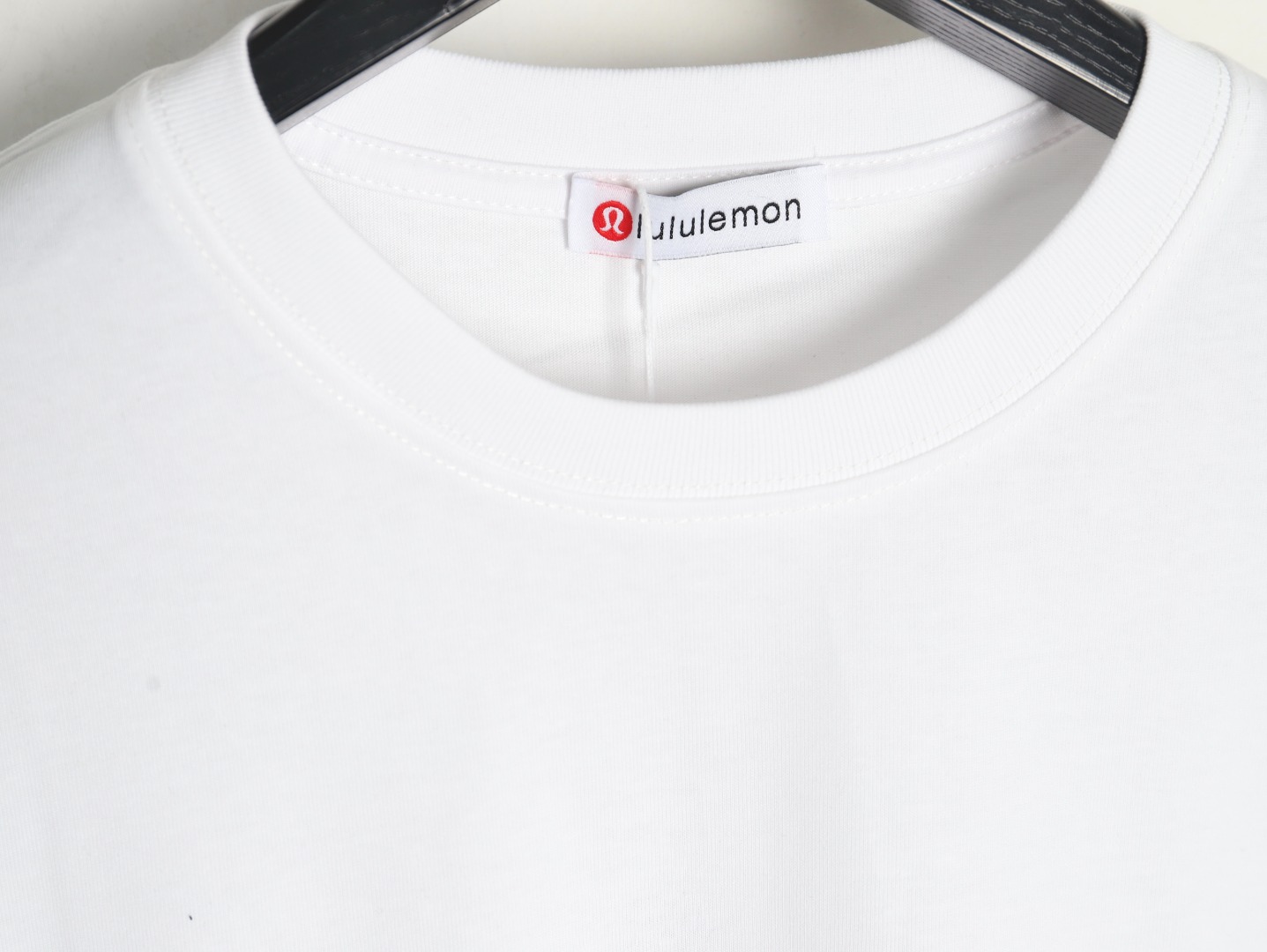 Lulu Lemon 露露乐檬 字母标识限定刺绣短袖