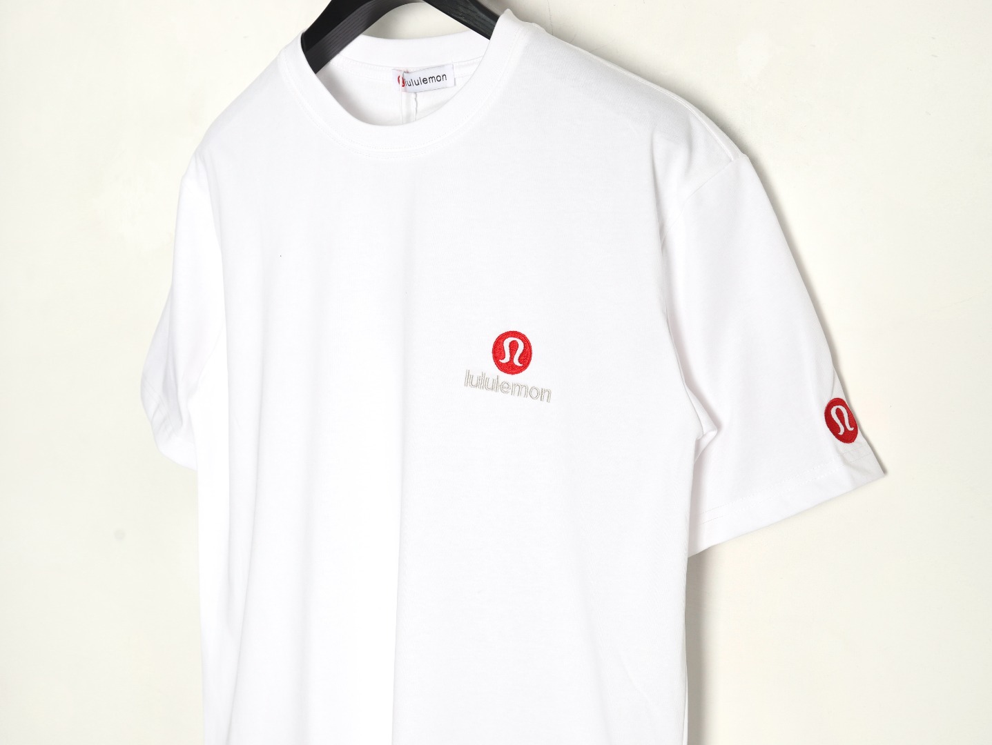 Lulu Lemon 露露乐檬 字母标识限定刺绣短袖