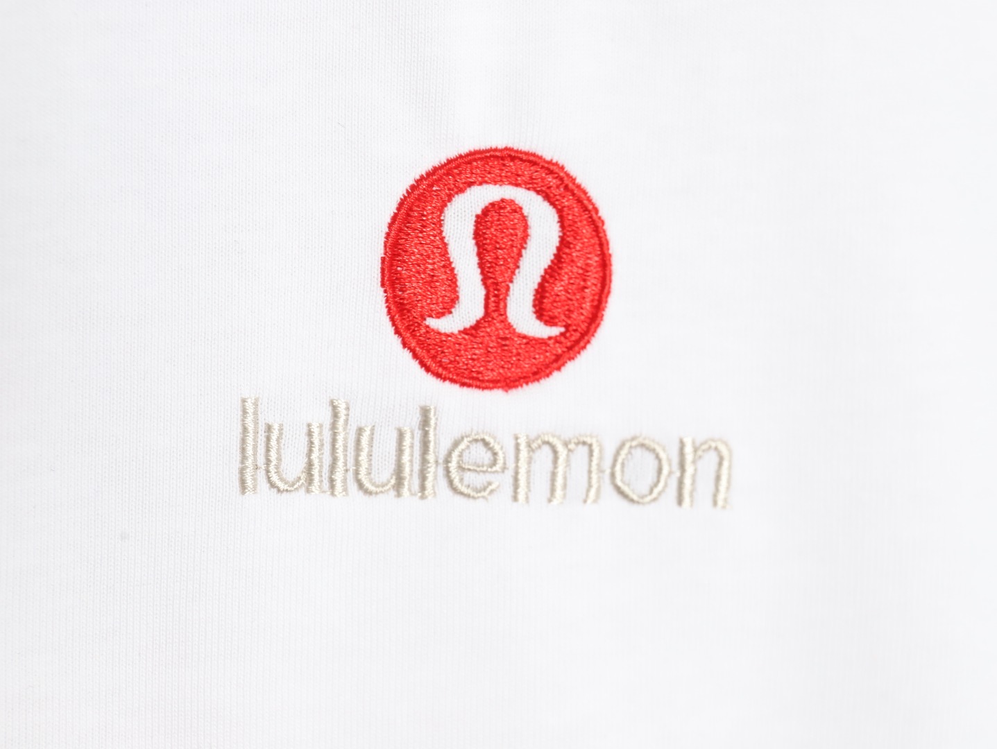Lulu Lemon 露露乐檬 字母标识限定刺绣短袖