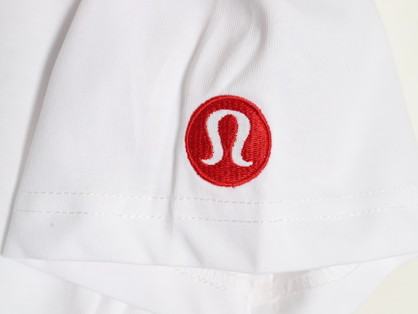 Lulu Lemon 露露乐檬 字母标识限定刺绣短袖