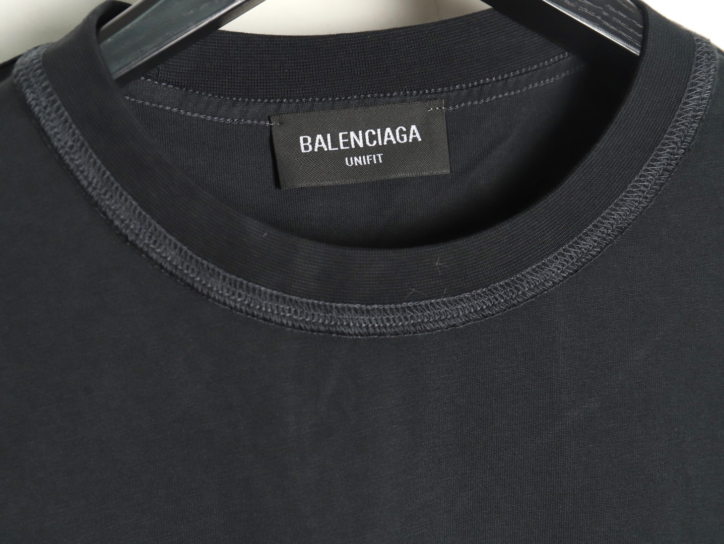Balenciaga 巴黎世家 反车缝线设计密集英文字母 短袖 小英文排列前后面互应印花短袖t恤
